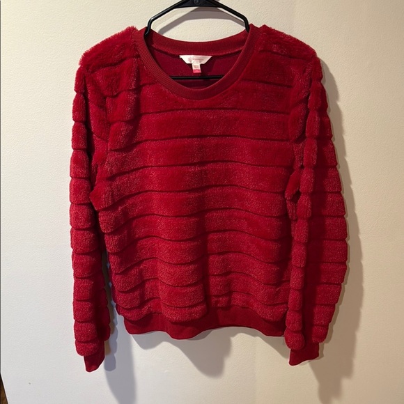 Red faux fur Sweater - Picture 2 of 7